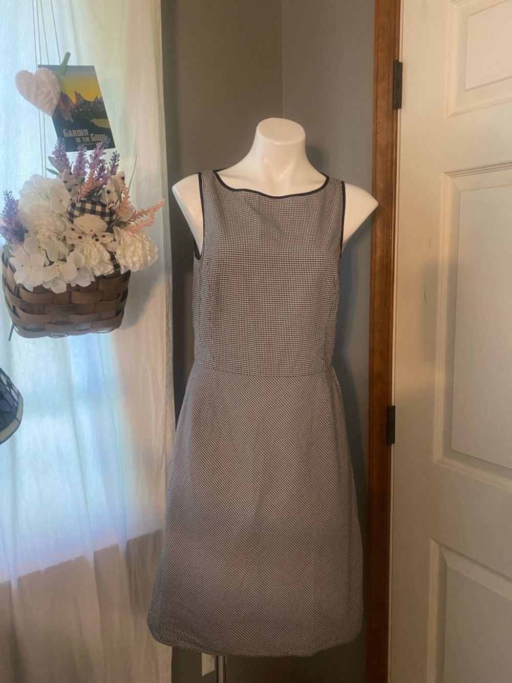 Vintage Ann Taylor 90s Sleeveless Black and White Gingham Patterned Dress
